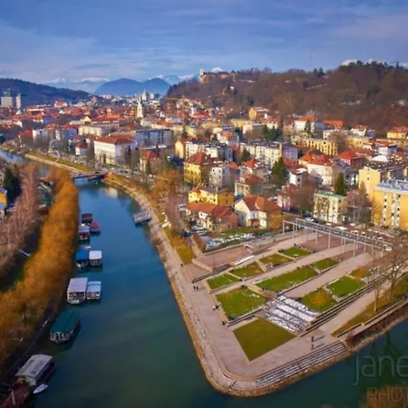 Ljubljanaart Couette-café Ljubljana